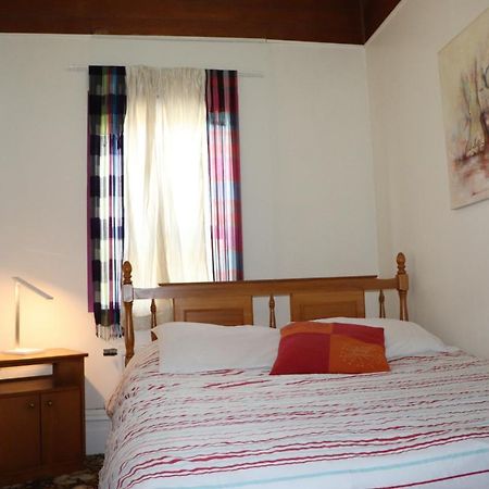 Oasis Accommodation Опотікі Екстер'єр фото
